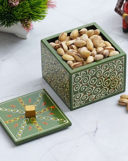 Wooden dry fruit box
